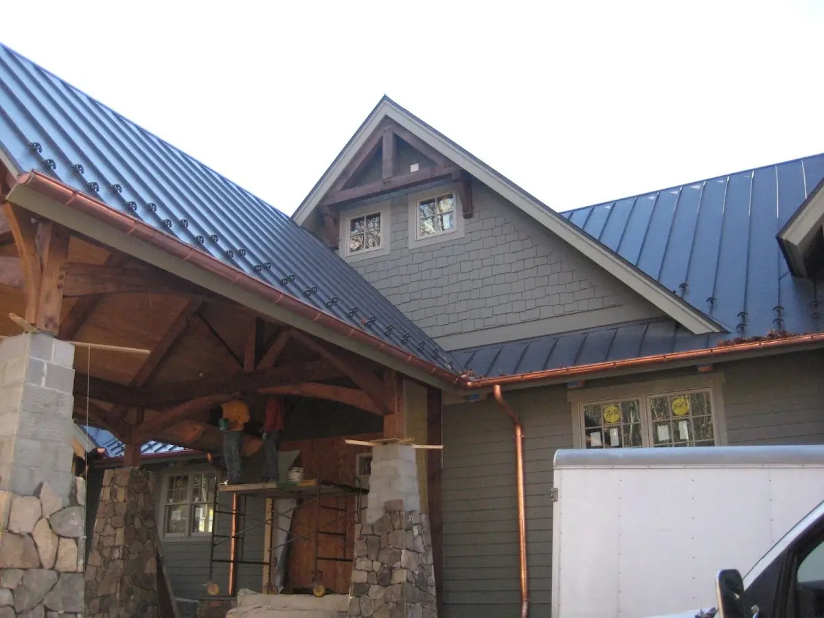 Craftsman Roofing team delivering quality roofing work in Eastmont